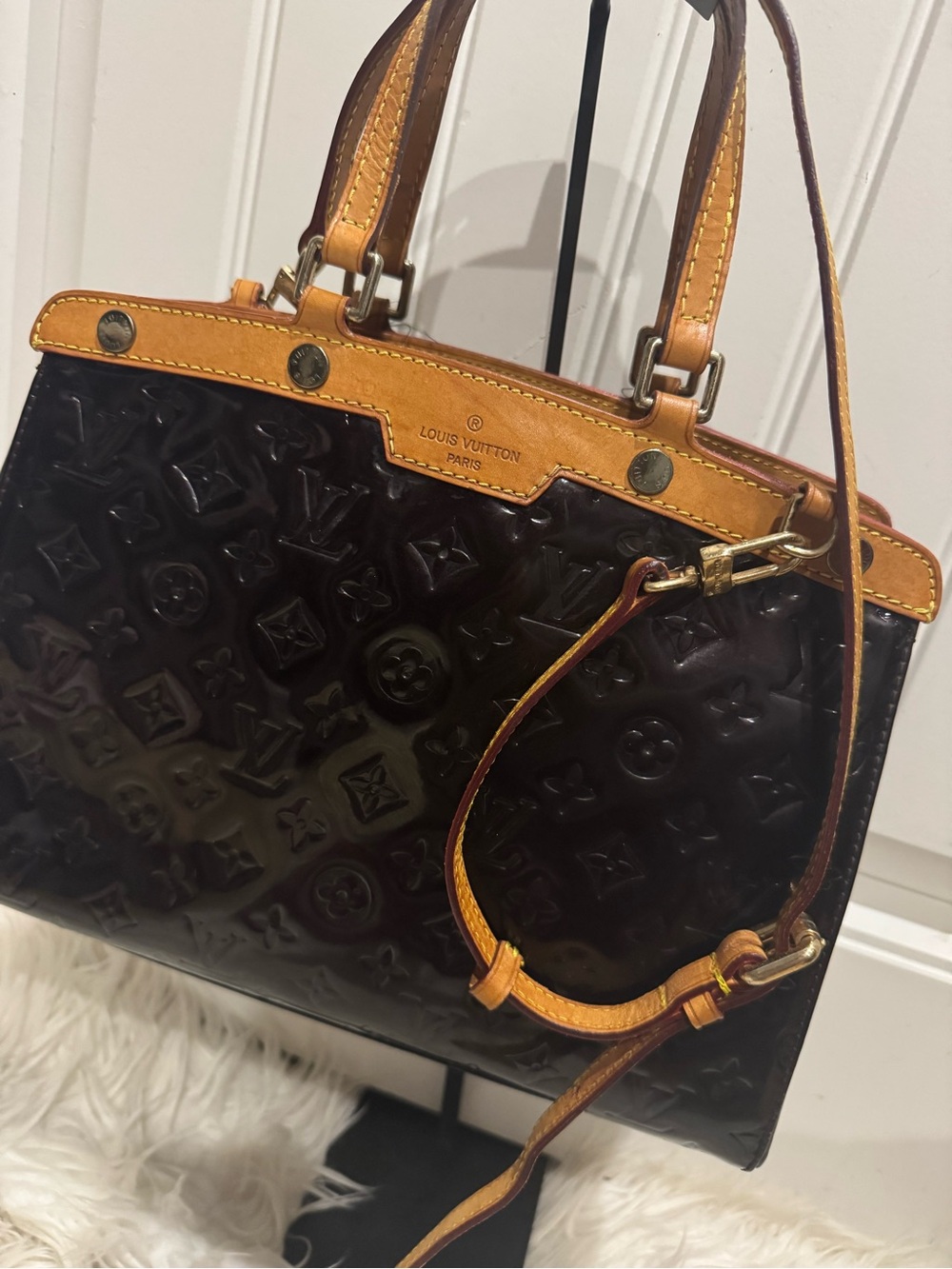 Louis Vuitton Patent Vernis Satchel with Tan Trim - Picture 2 of 12